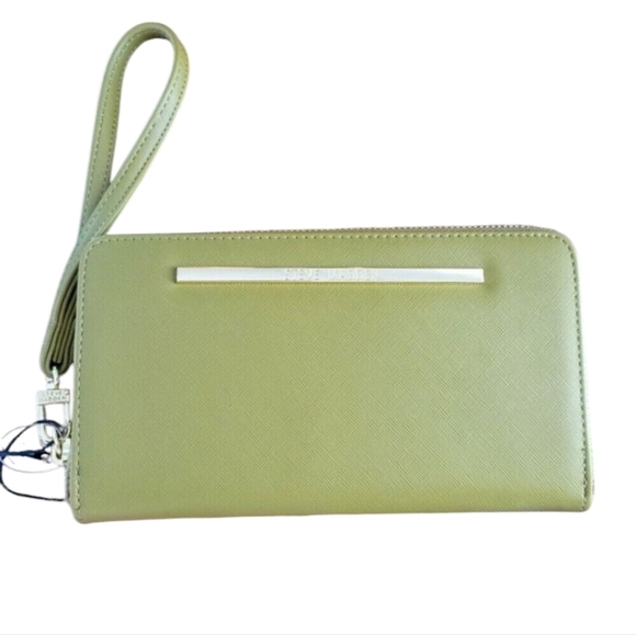 Steve Madden Handbags - New Steve Madden Green Wallet Zip Around Large Bifold Wristlet Clutch